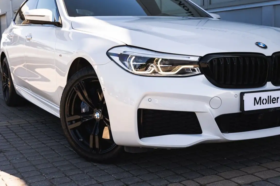 BMW 6 SERIES