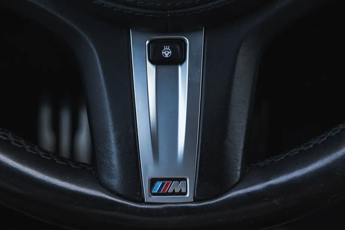 BMW 6 SERIES