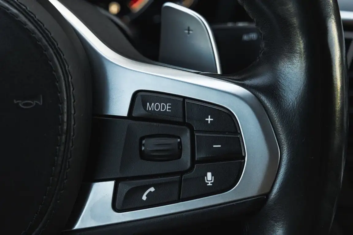 BMW 6 SERIES