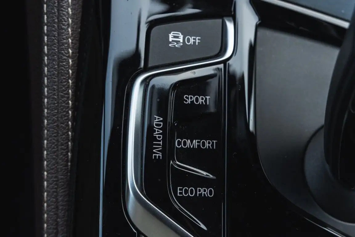 BMW 6 SERIES