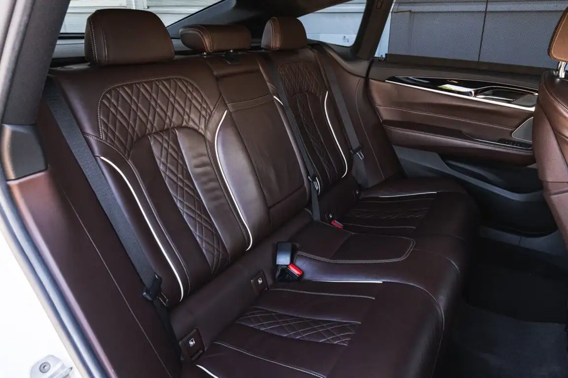BMW 6 SERIES