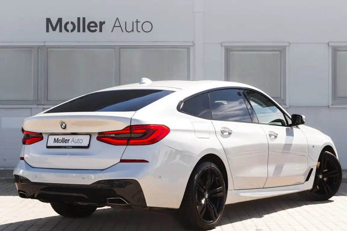 BMW 6 SERIES