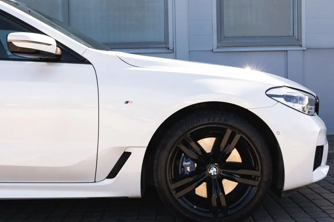 BMW 6 SERIES