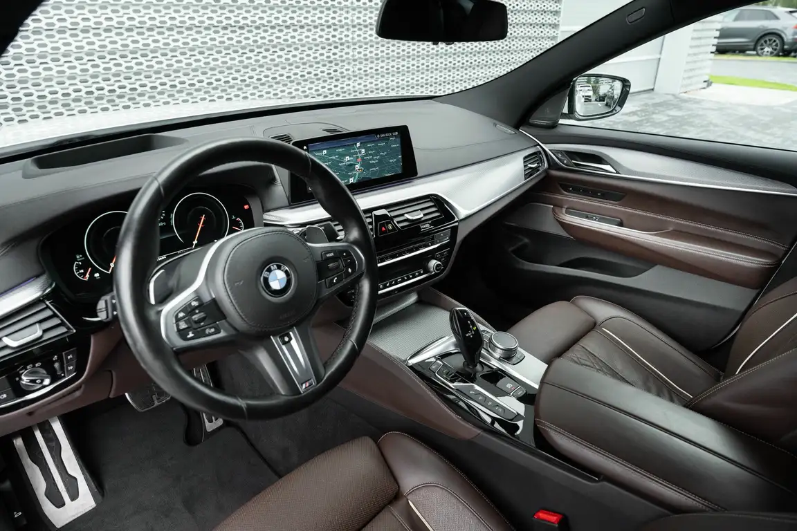 BMW 6 SERIES