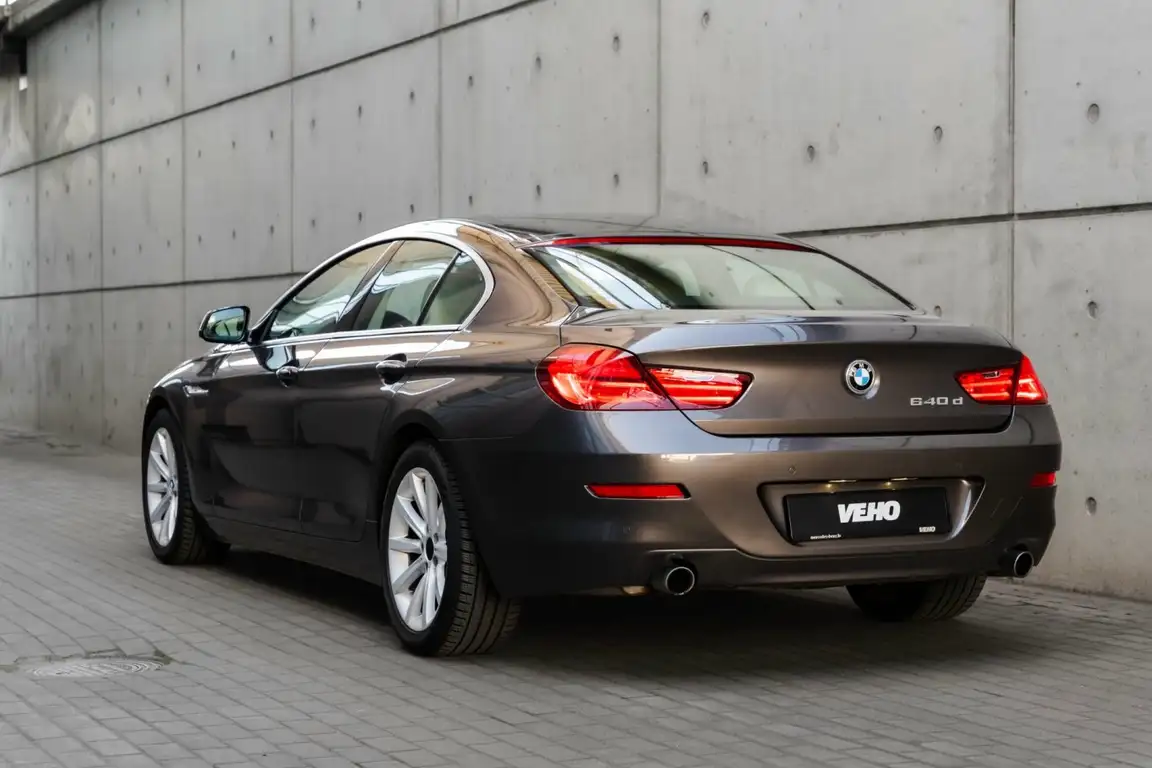 BMW 6 SERIES