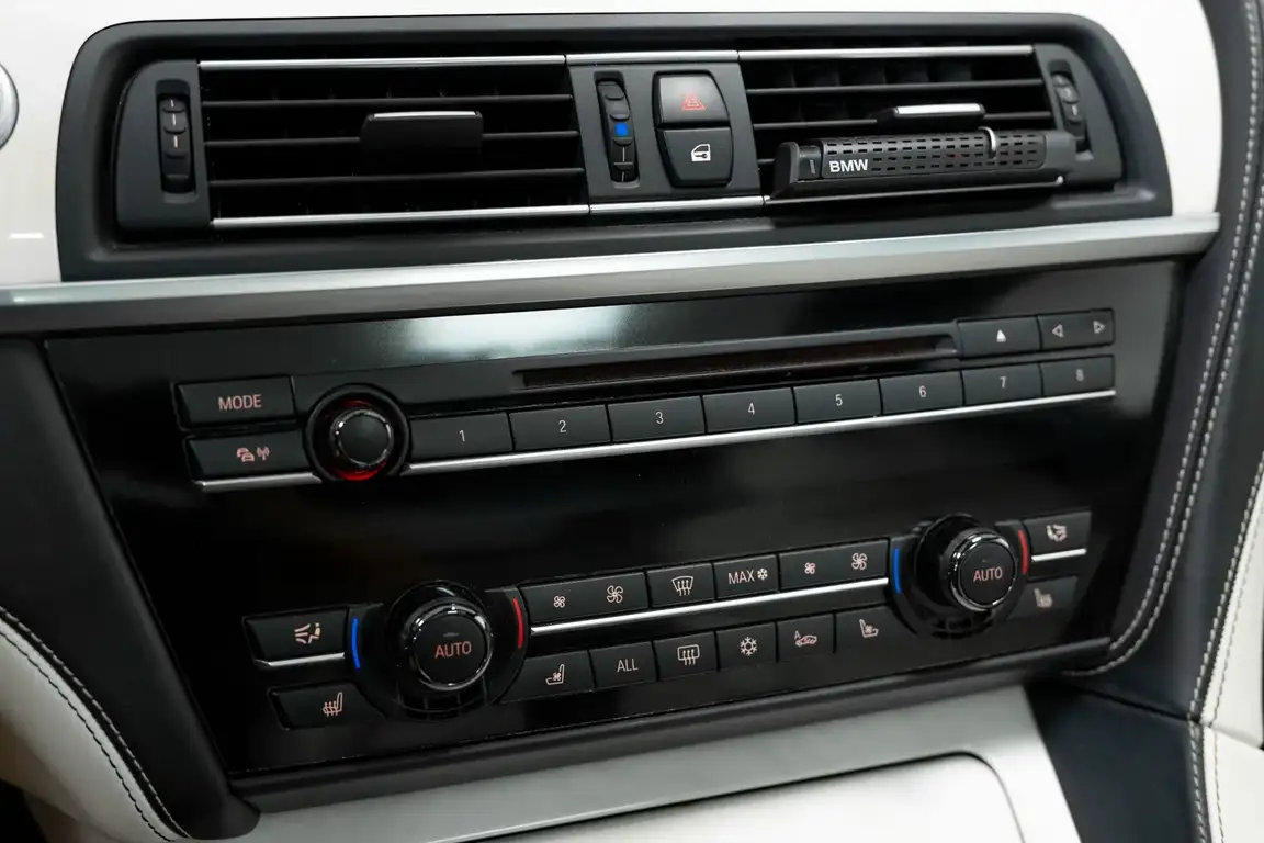 BMW 6 SERIES
