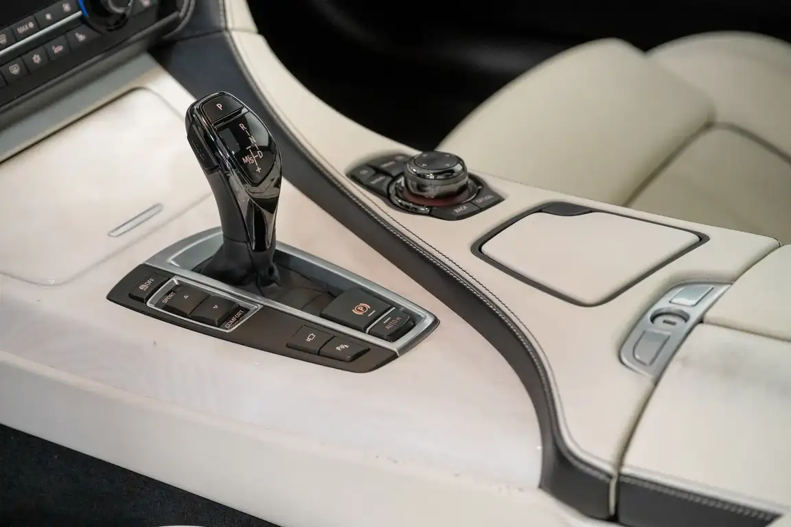 BMW 6 SERIES