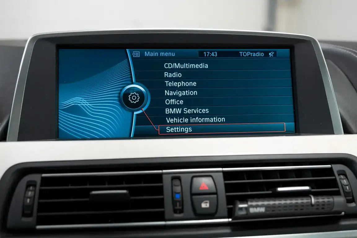 BMW 6 SERIES