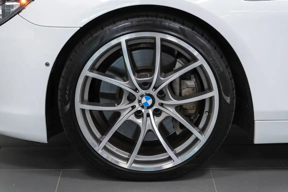 BMW 6 SERIES