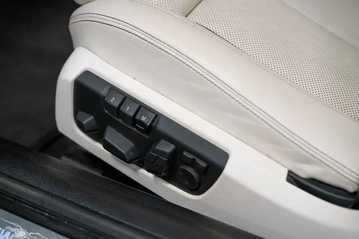 BMW 6 SERIES