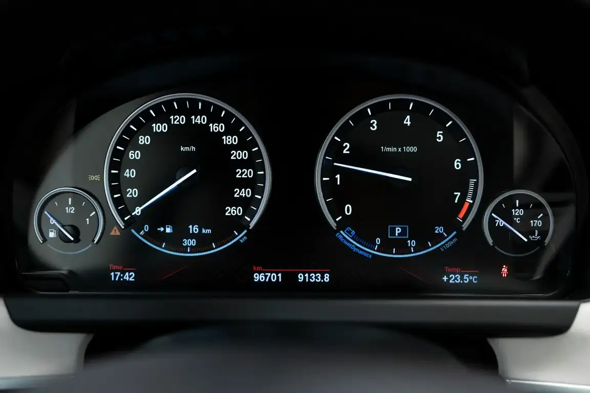BMW 6 SERIES
