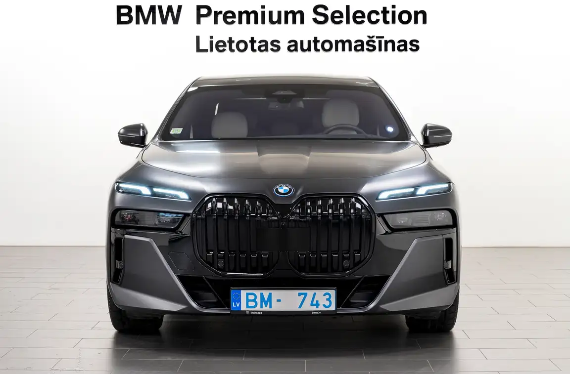 BMW I7