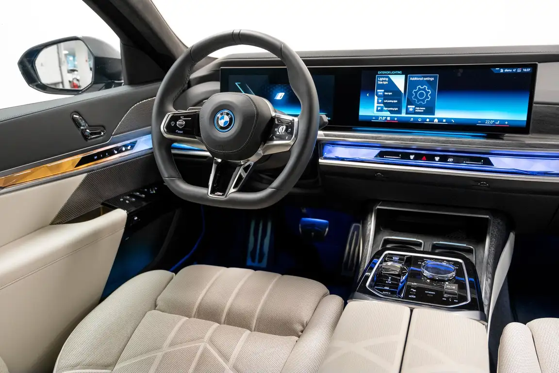 BMW I7