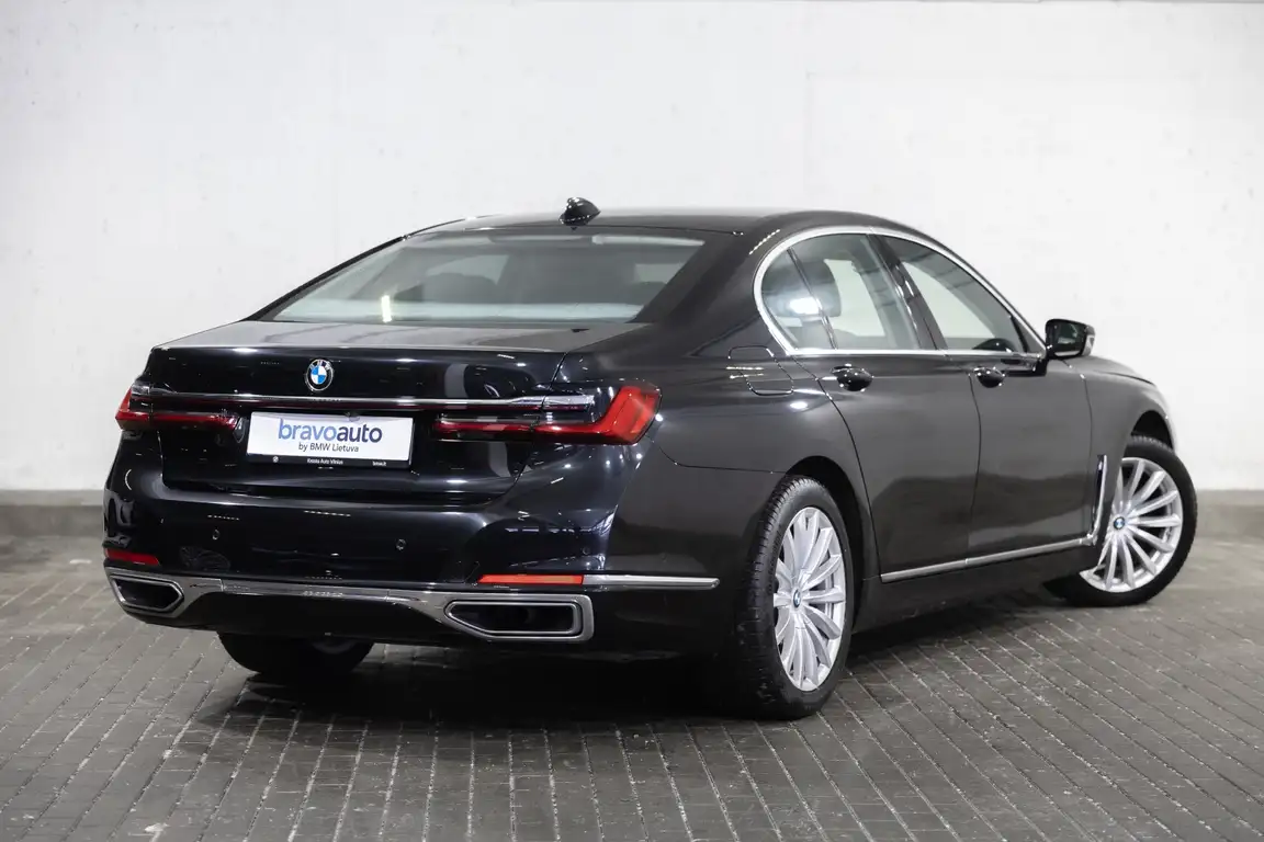 BMW 7 SERIES