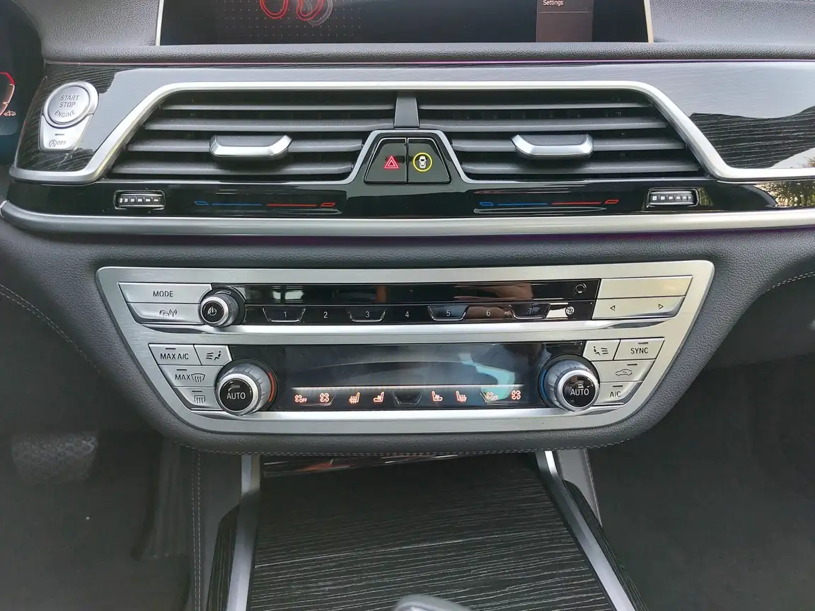 BMW 7 SERIES