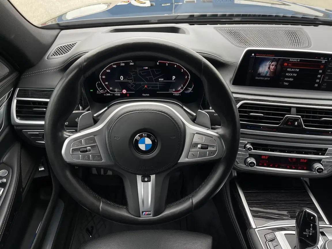 BMW 7 SERIES