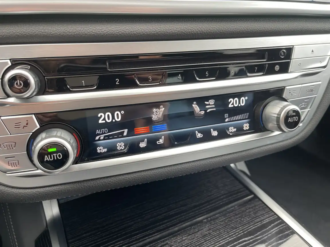 BMW 7 SERIES
