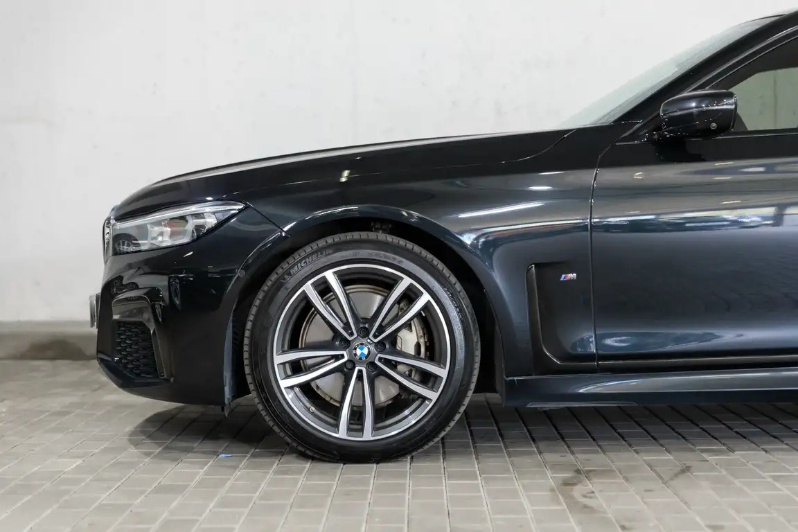 BMW 7 SERIES
