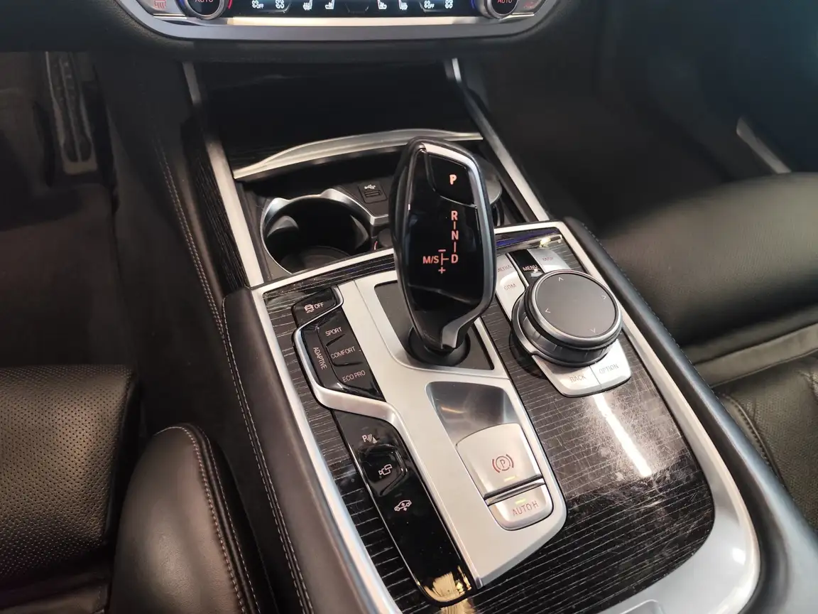 BMW 7 SERIES