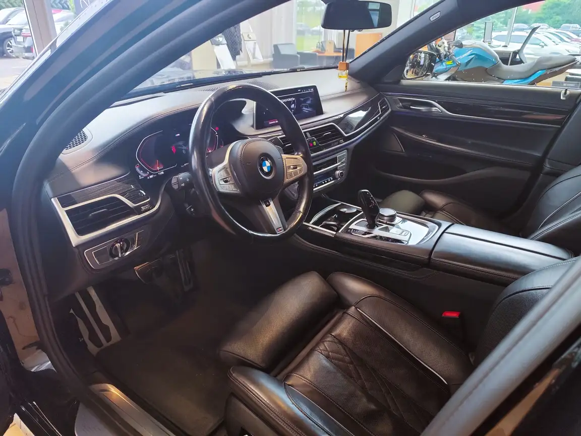 BMW 7 SERIES