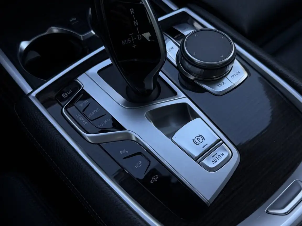 BMW 7 SERIES