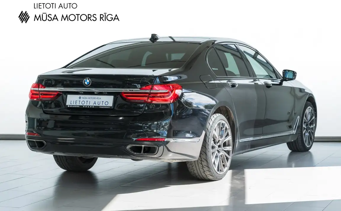 BMW 7 SERIES