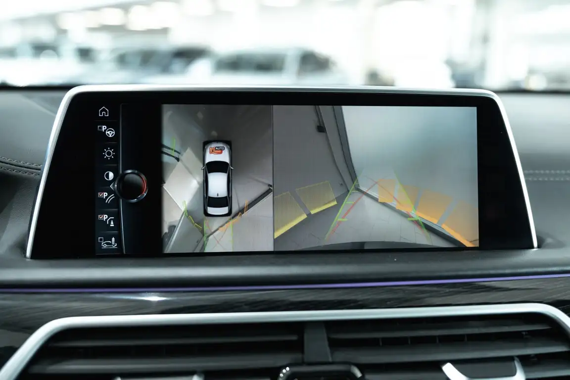 BMW 7 SERIES