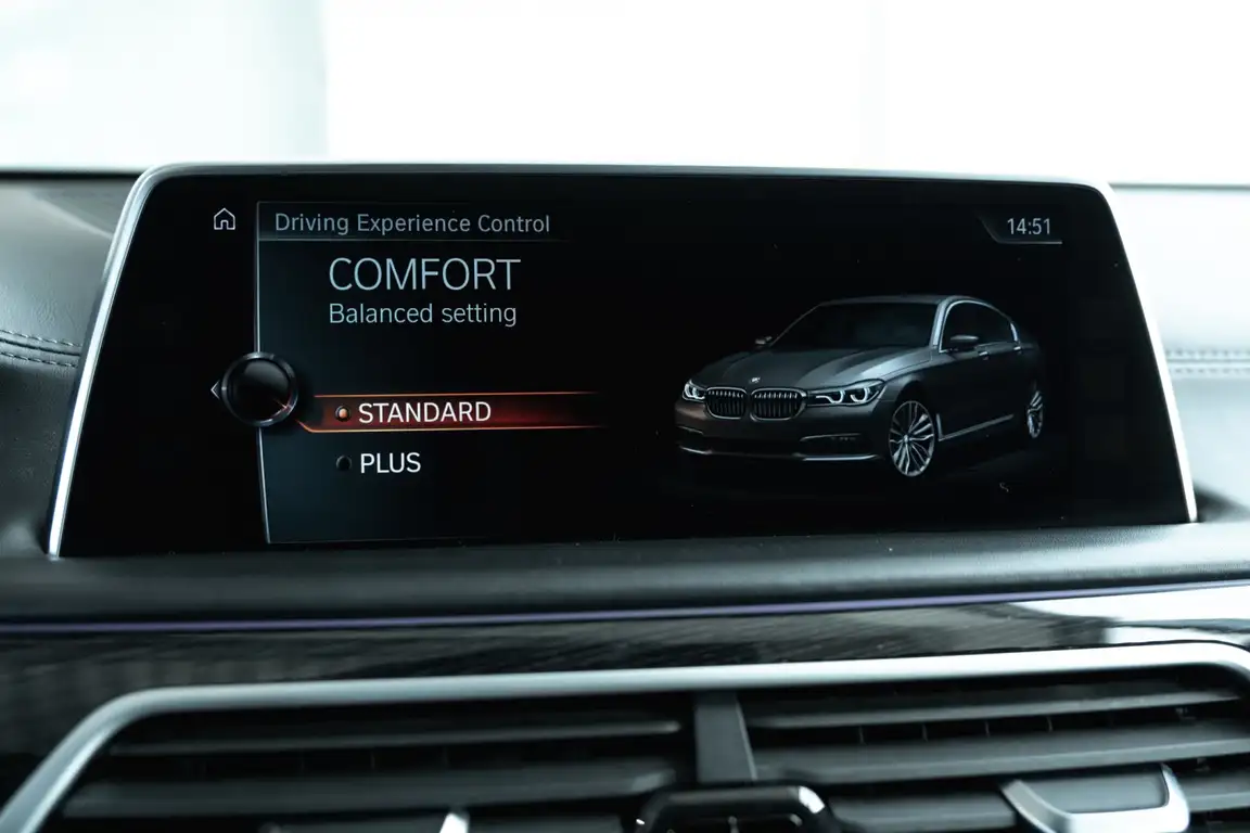 BMW 7 SERIES