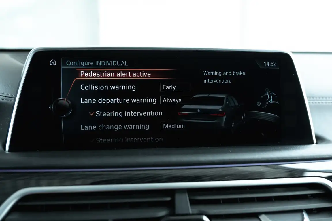 BMW 7 SERIES