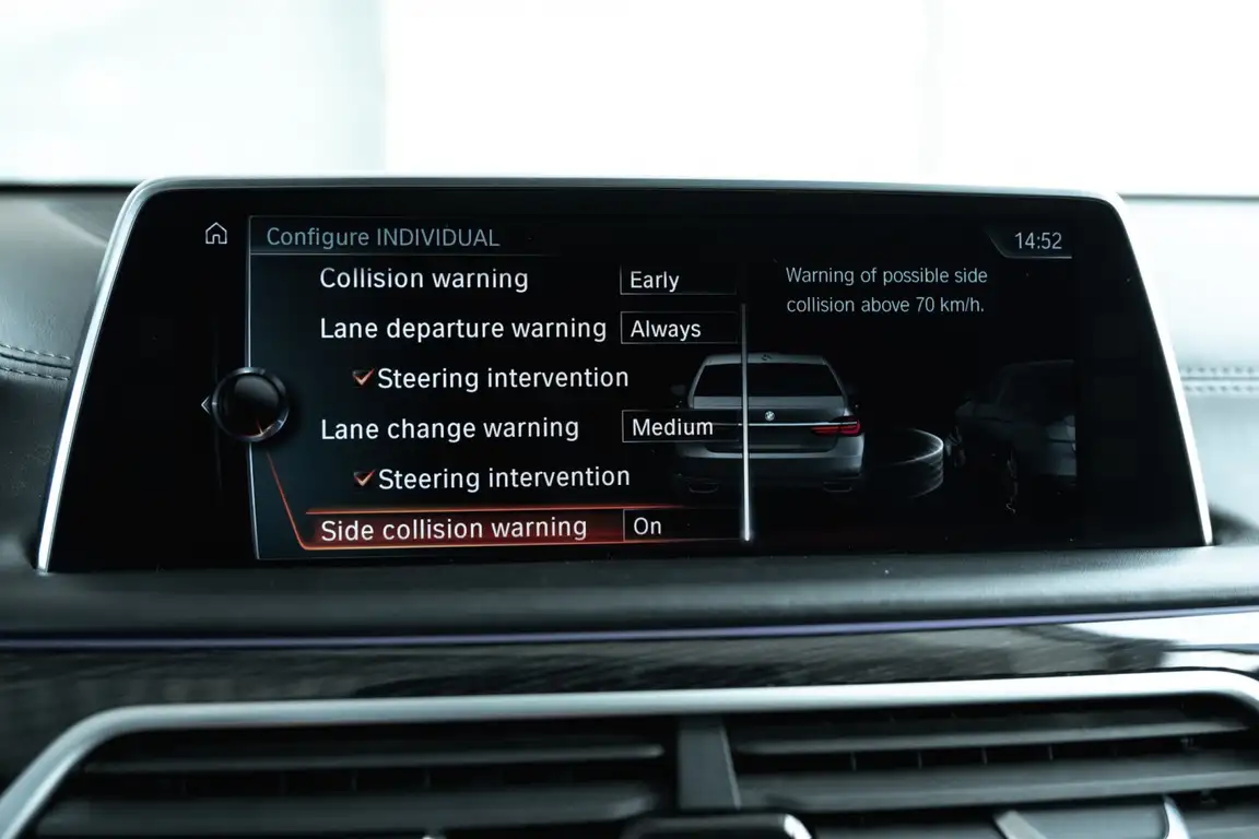 BMW 7 SERIES