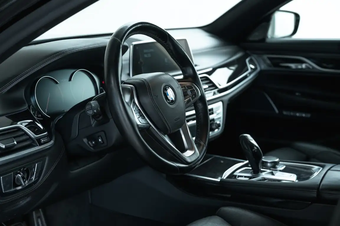 BMW 7 SERIES