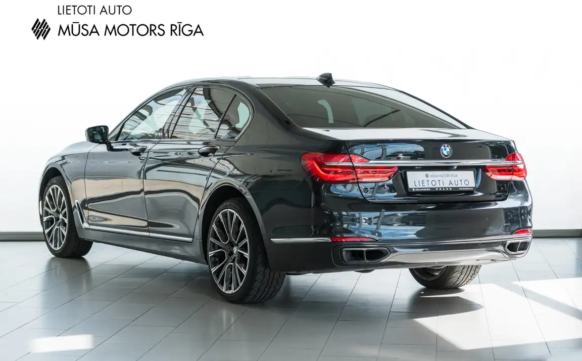 BMW 7 SERIES