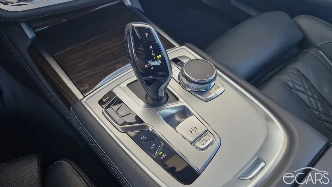 BMW 7 SERIES