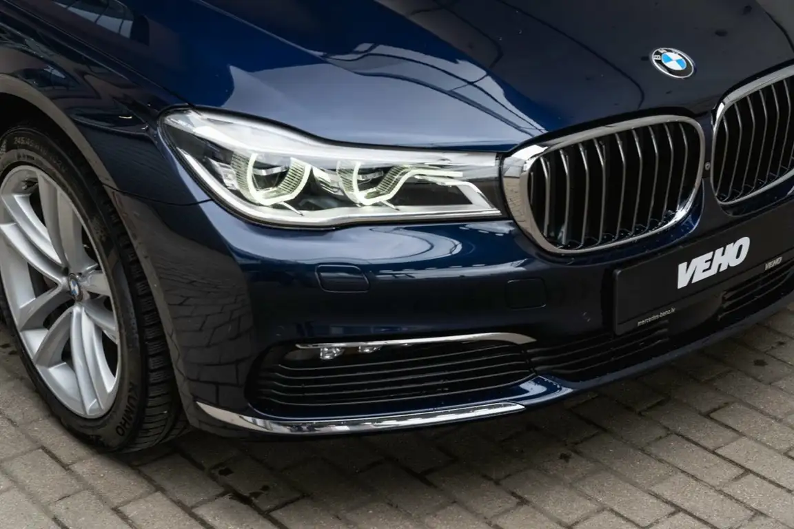 BMW 7 SERIES