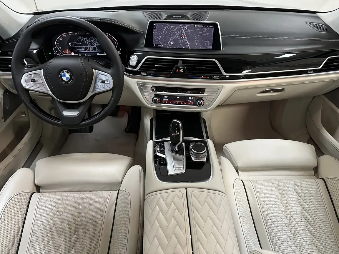 BMW 7 SERIES