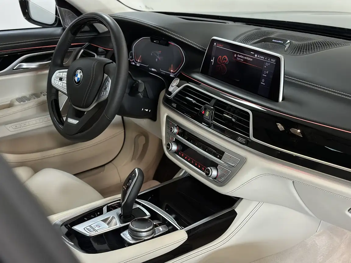 BMW 7 SERIES