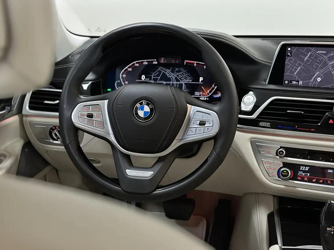 BMW 7 SERIES
