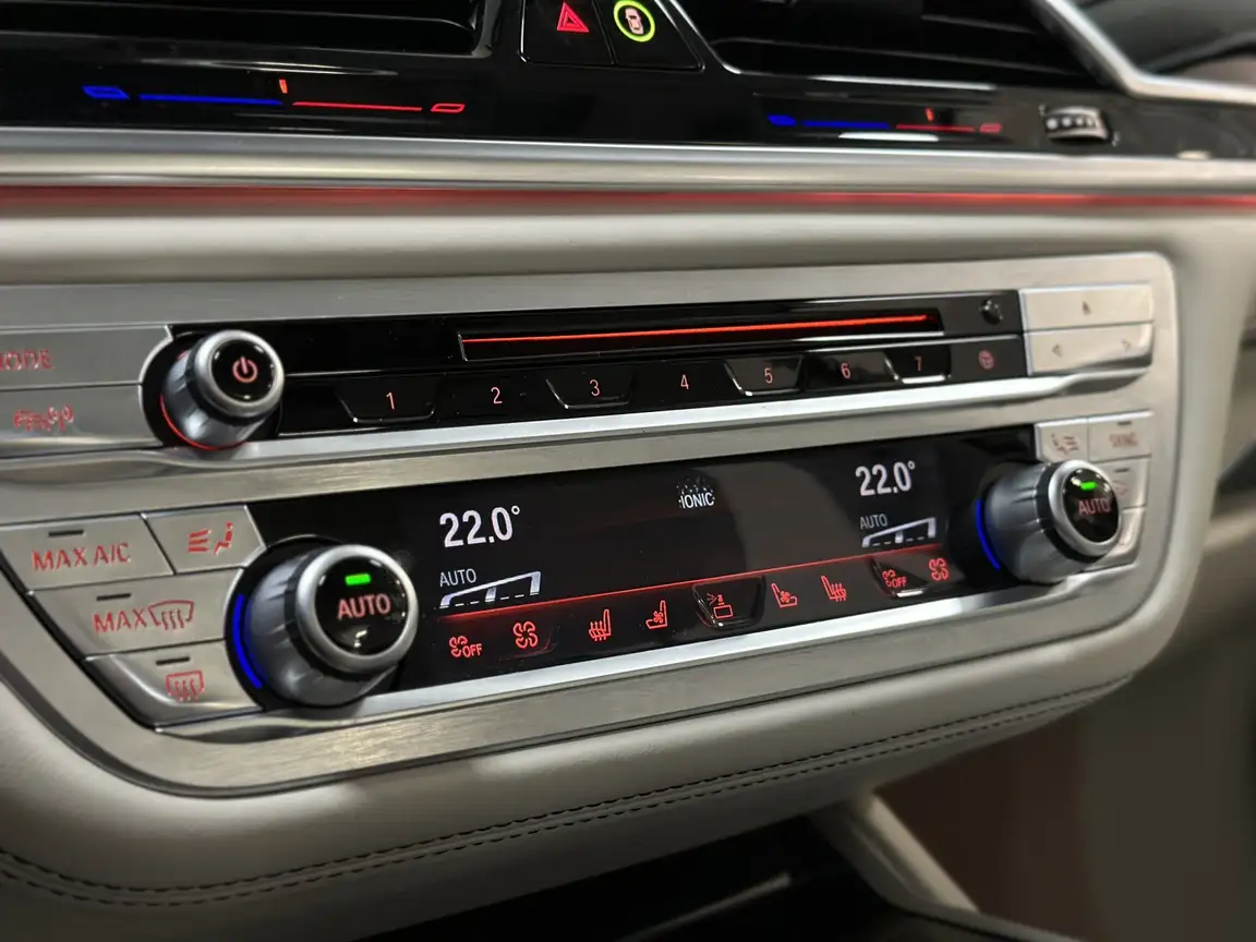 BMW 7 SERIES
