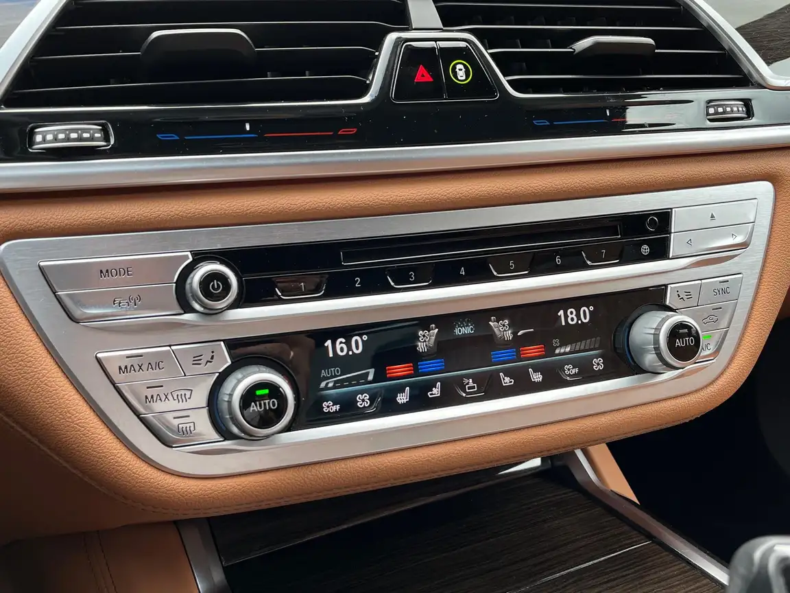 BMW 7 SERIES