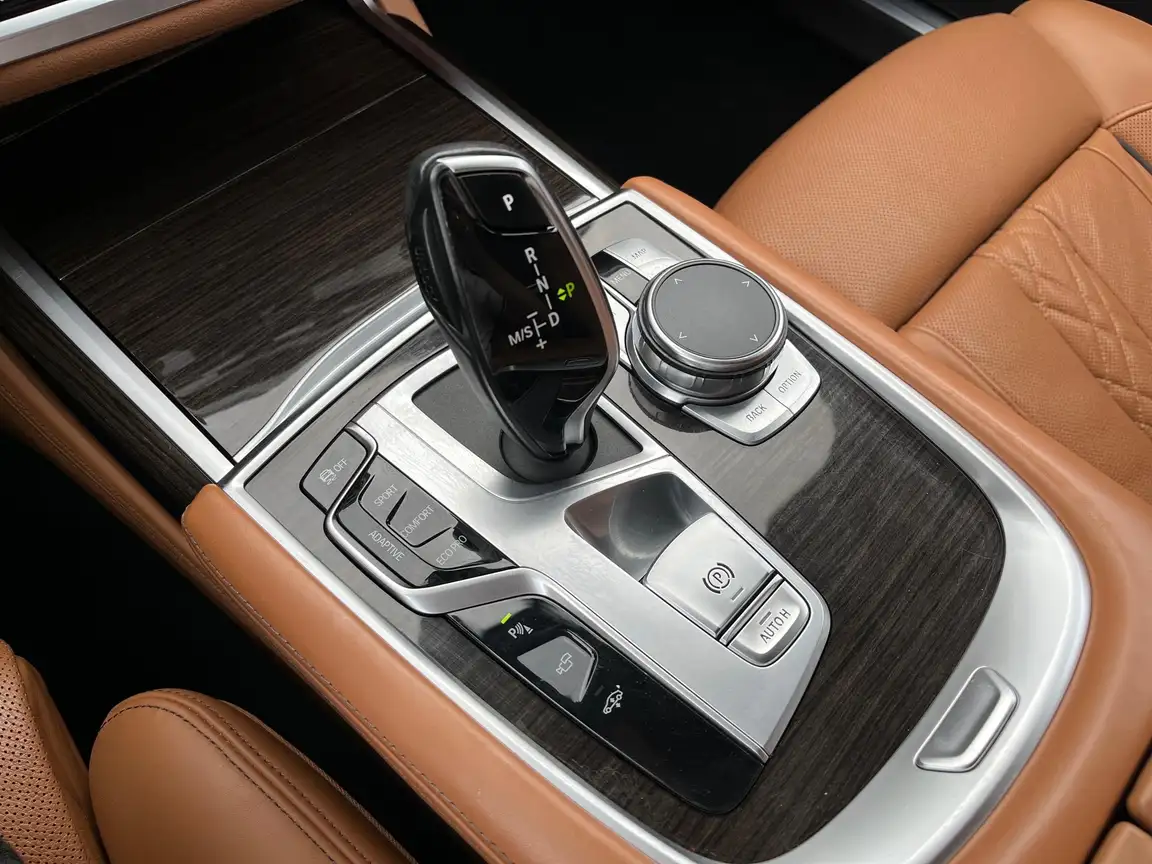 BMW 7 SERIES
