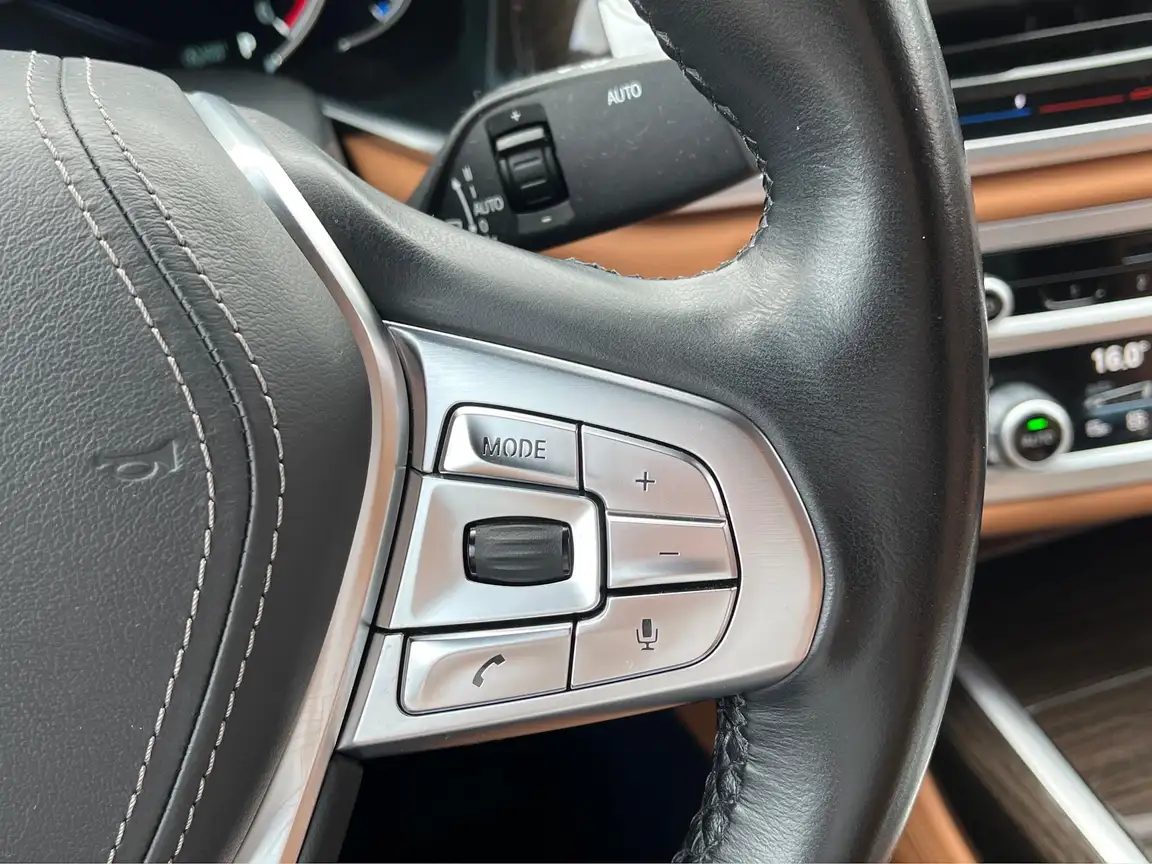 BMW 7 SERIES