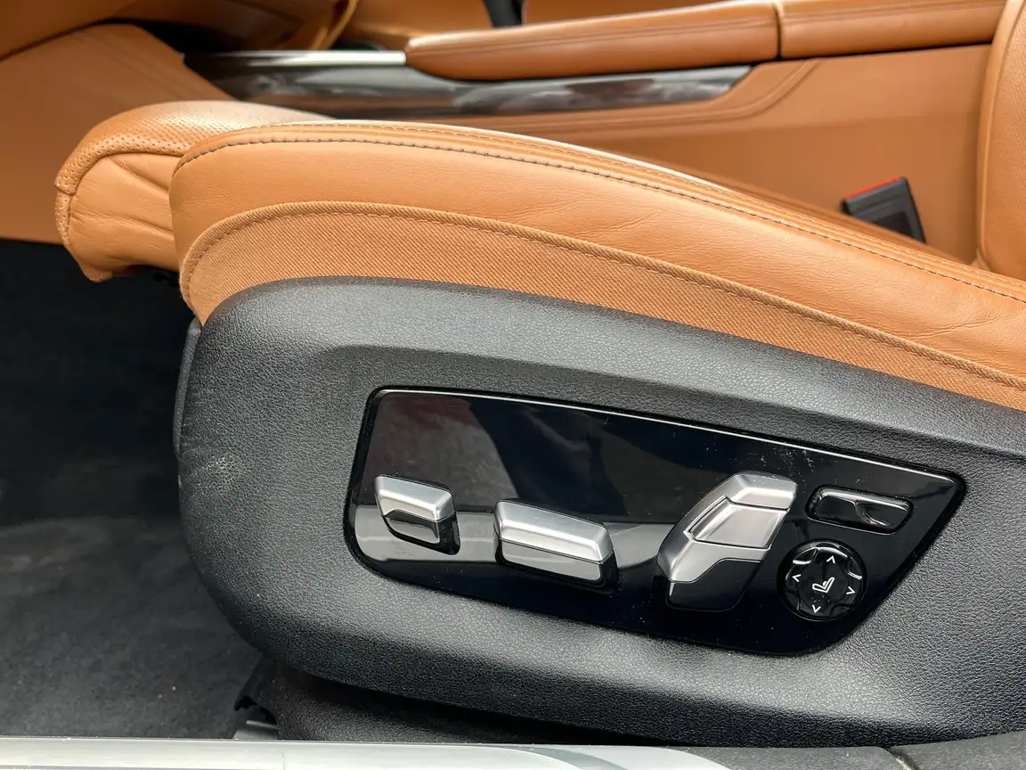 BMW 7 SERIES