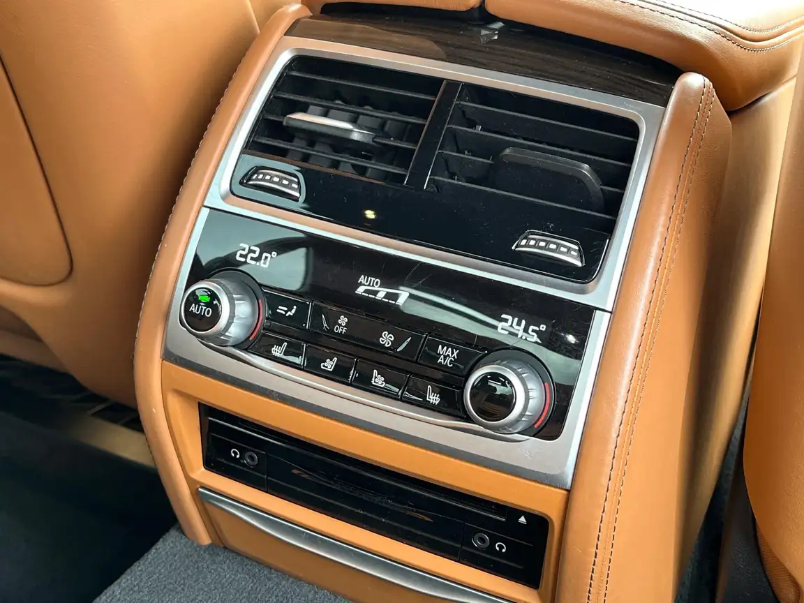 BMW 7 SERIES