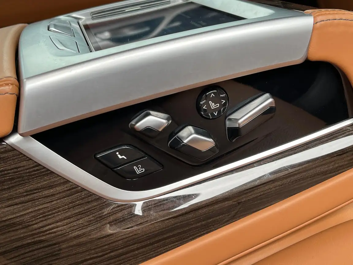 BMW 7 SERIES