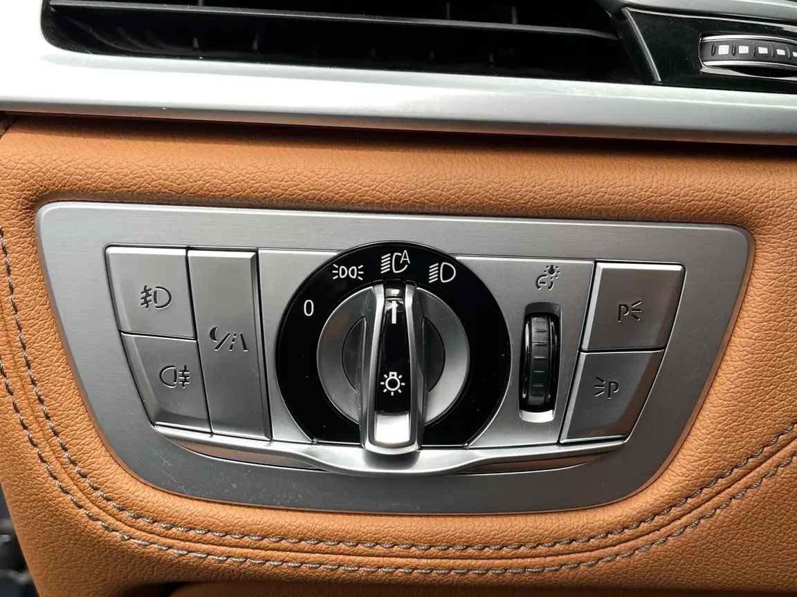 BMW 7 SERIES