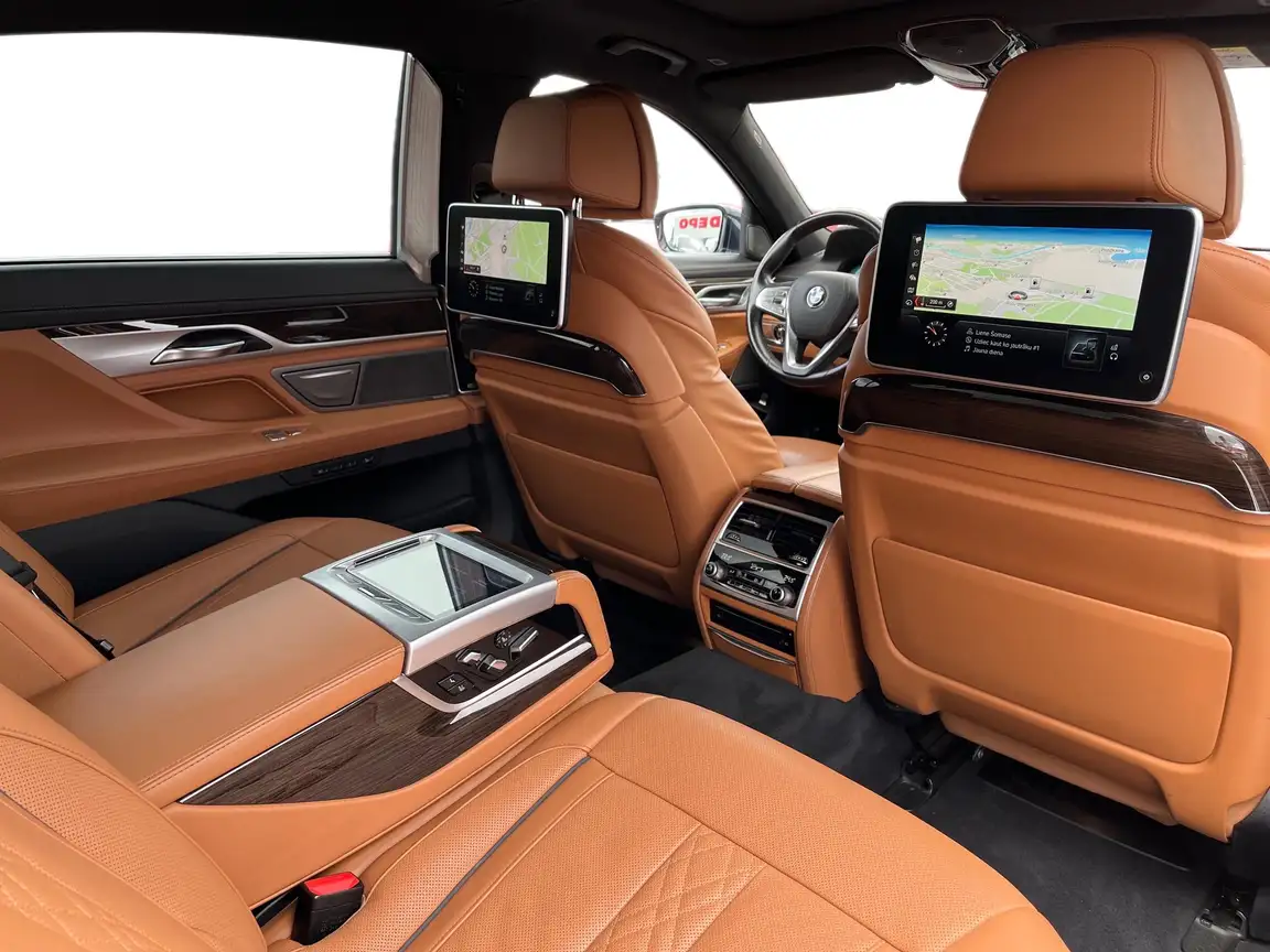BMW 7 SERIES
