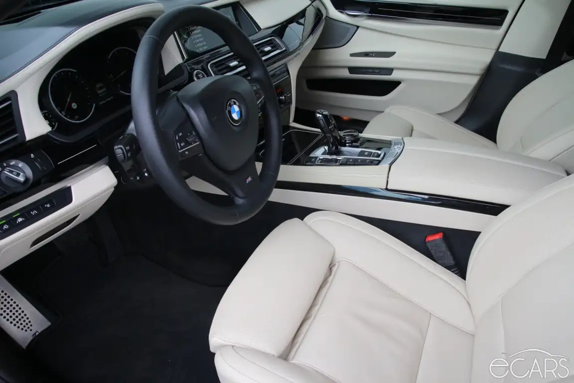 BMW 7 SERIES