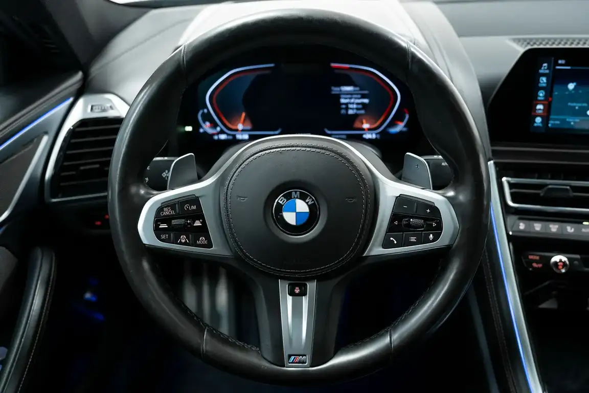 BMW 8 SERIES