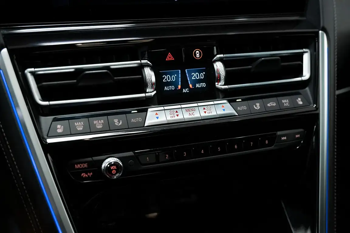 BMW 8 SERIES