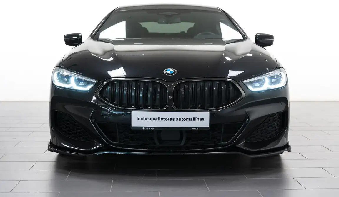 BMW 8 SERIES